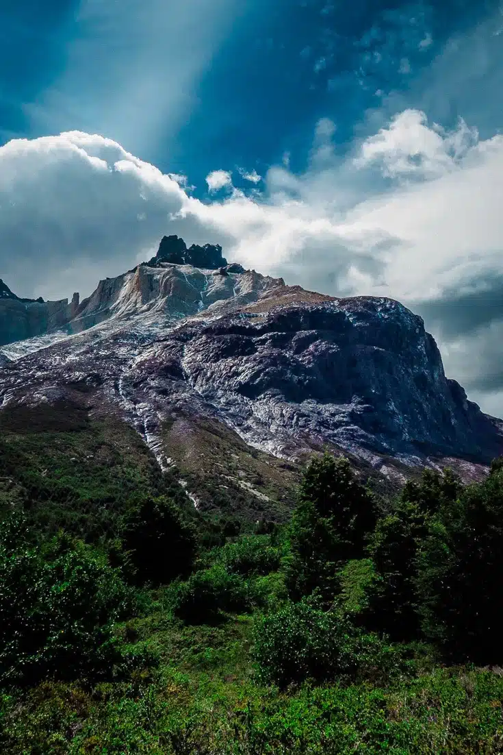 Torres del Paine - the best hiking in South America I Travel through Patagonia's spectactular national park for the ultimate adventure #traveltips #hiking #adventure #southamerica 2