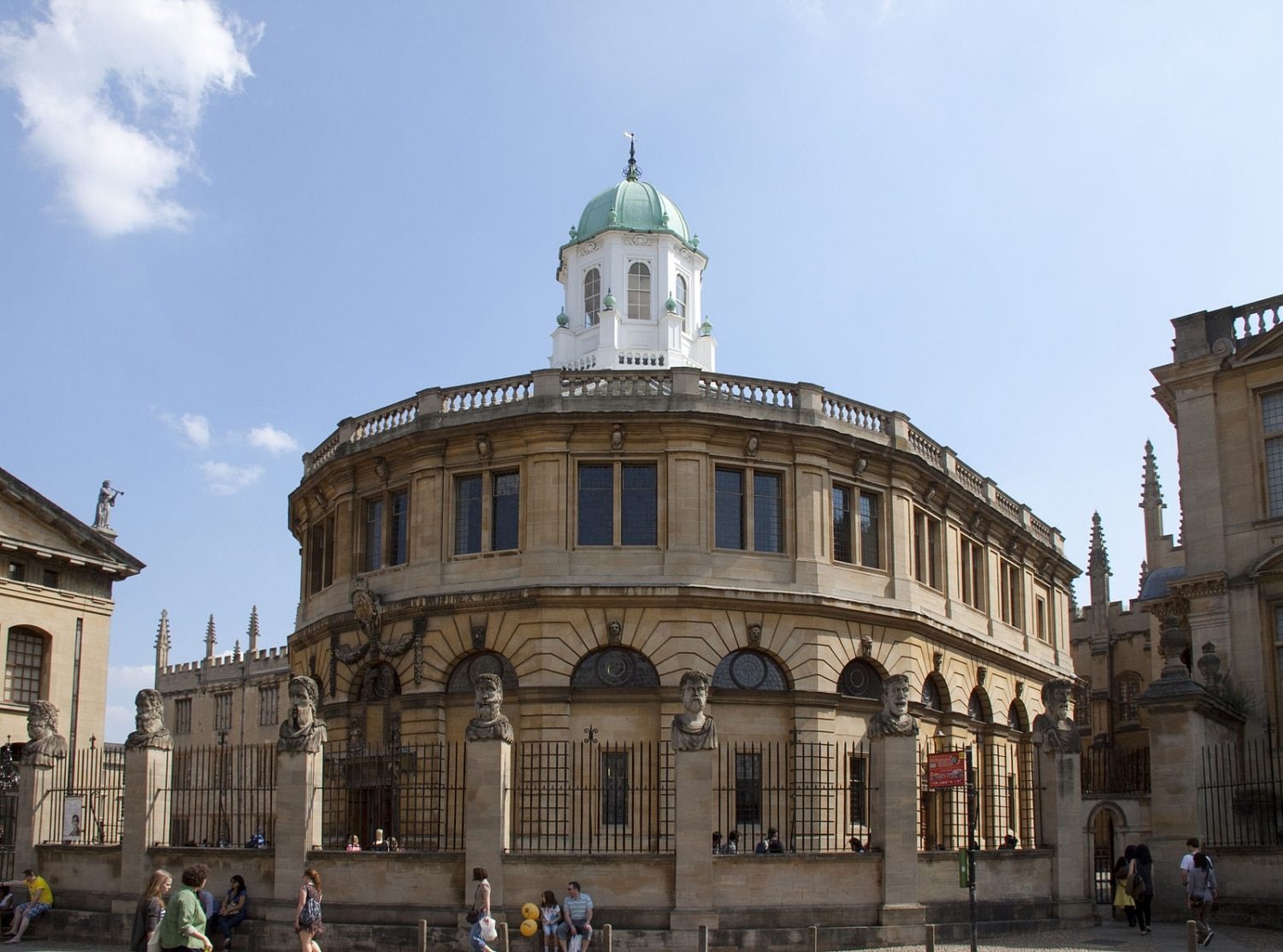 The Sheldonian Theatre in Oxford, part of our free Oxford tour