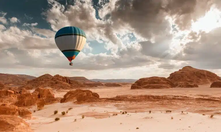 Hot Air Balloon Ride in Dubai: Gliding Above the Arabian Desert