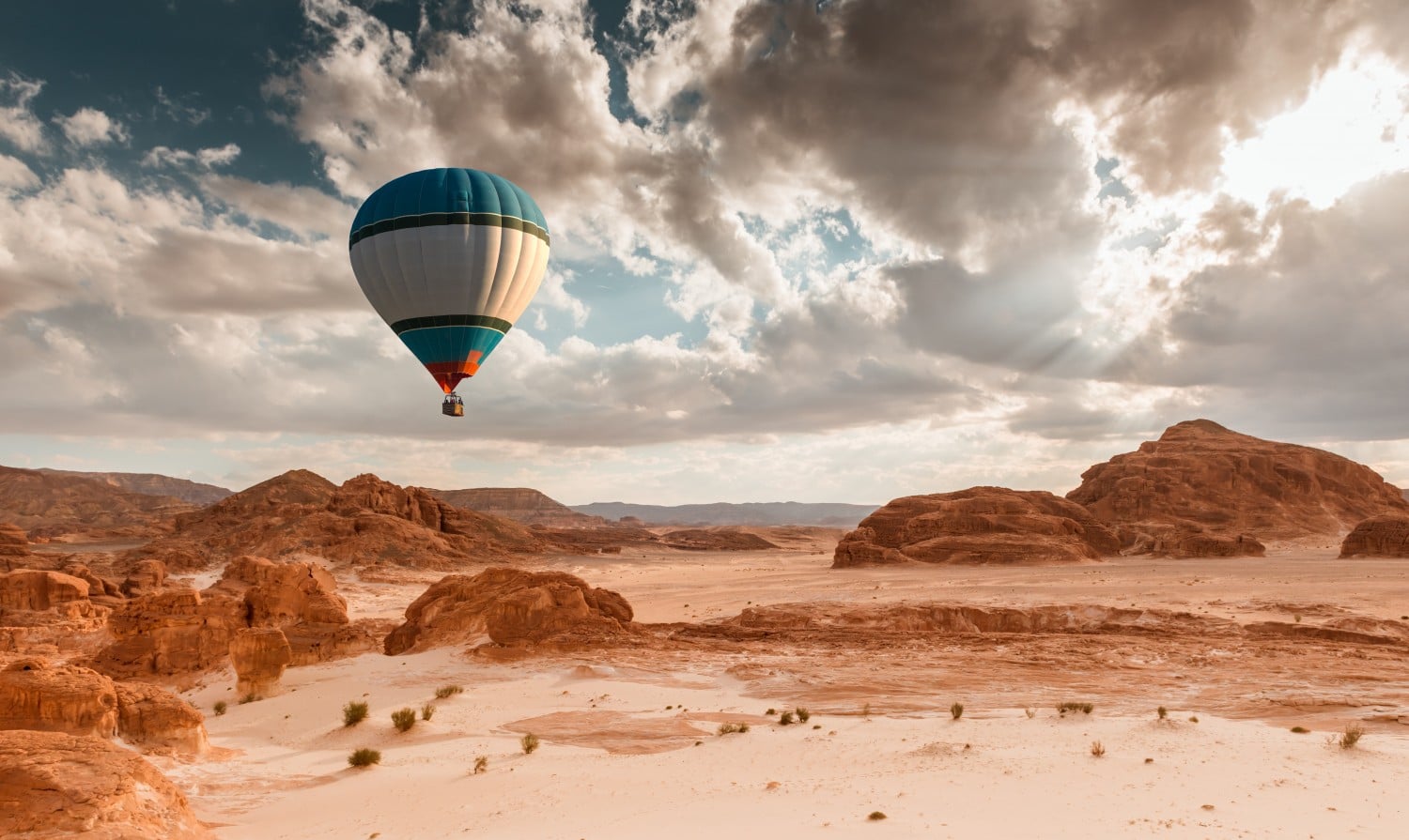 Hot Air Balloon Ride in Dubai - A must try for your visit to Dubai