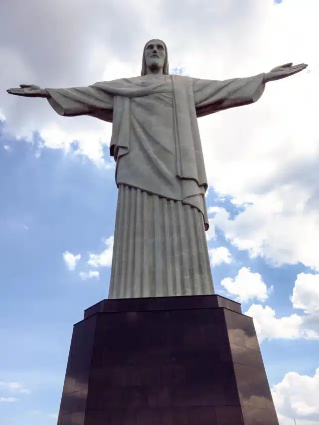 cropped-Christ-the-Redeemer-Brazils-Famous-Landmarks-.jpg