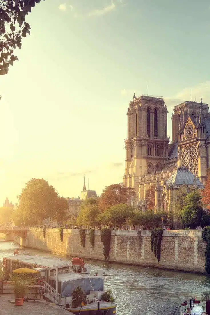 Paris Hotel Guide