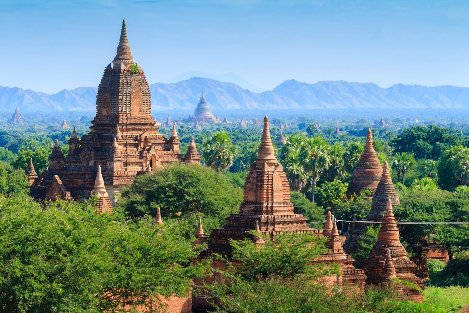 Bagan, Myanmar. Four awesome Southeast Asia travel itineraries I Photography I Itinerary I Landscape I Food I Architecture I Laos I Thailand I Cambodia I Myanmar I Malaysia I Vietnam. Read the full travel guide now #travel #backpacking