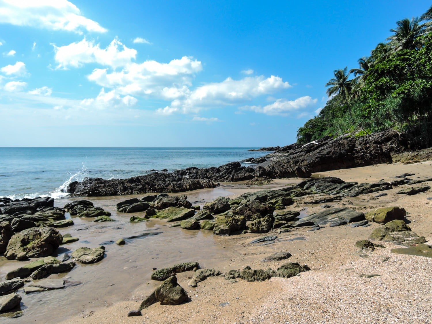 Koh Lanta Four awesome Southeast Asia travel itineraries I Photography I Itinerary I Landscape I Food I Architecture I Laos I Thailand I Cambodia I Myanmar I Malaysia I Vietnam. Read the full travel guide now #travel #backpacking