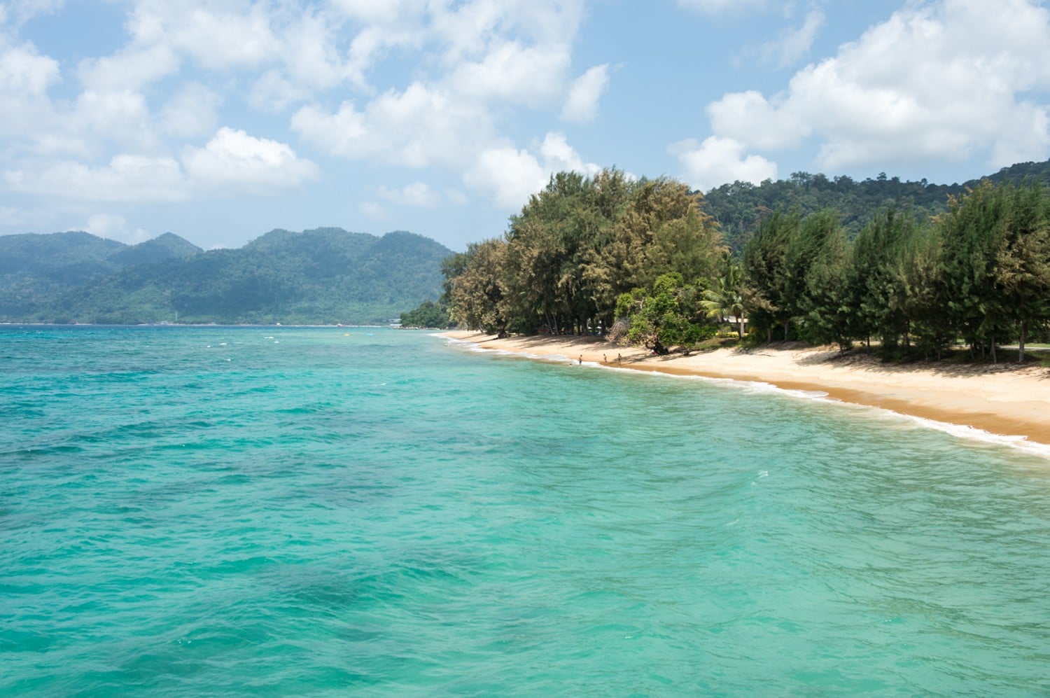 Tioman Island. Four awesome Southeast Asia travel itineraries I Photography I Itinerary I Landscape I Food I Architecture I Laos I Thailand I Cambodia I Myanmar I Malaysia I Vietnam. Read the full travel guide now #travel #backpacking