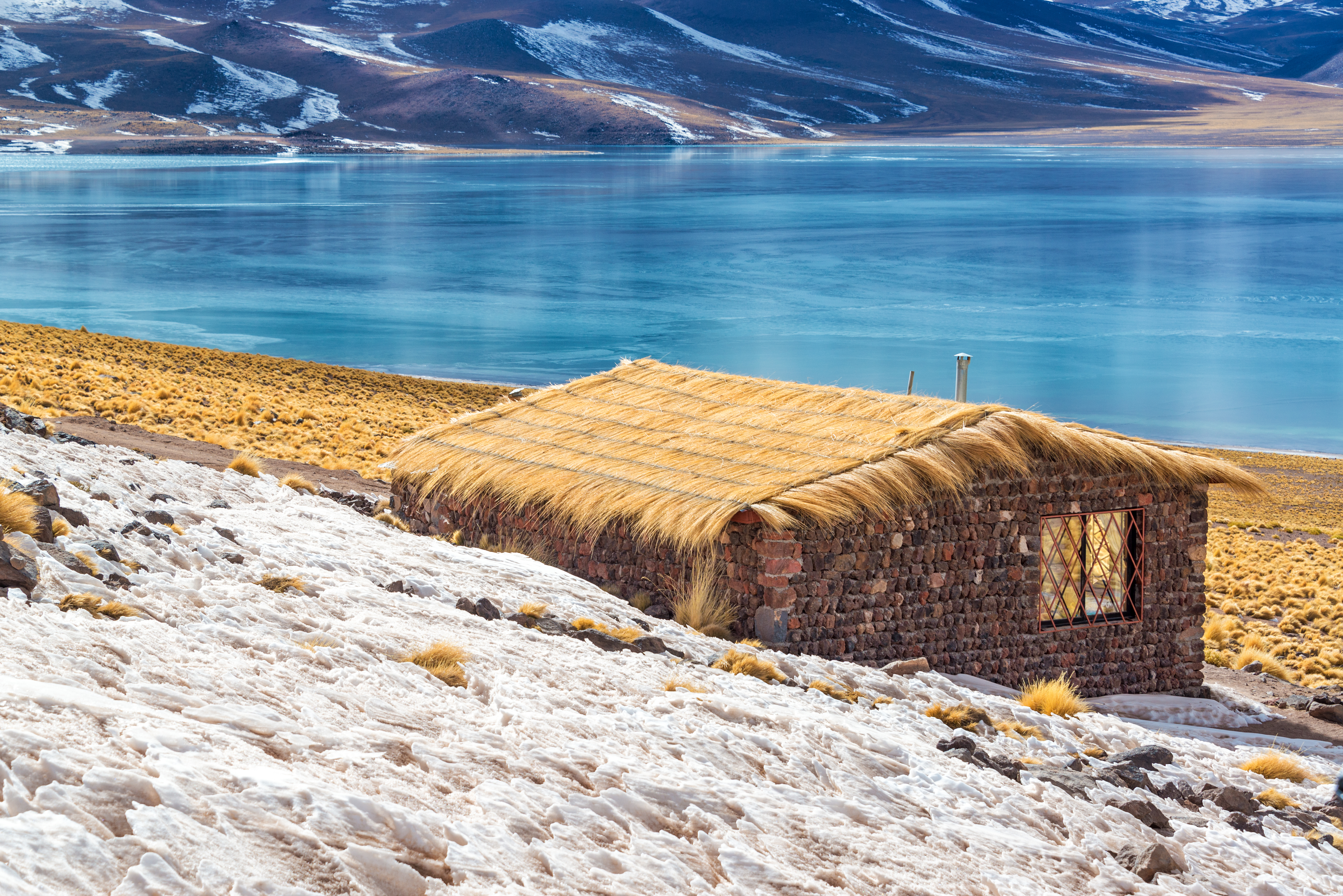Lake Miscanti in Chile is one of the unmissable things to do in Chile - here's why