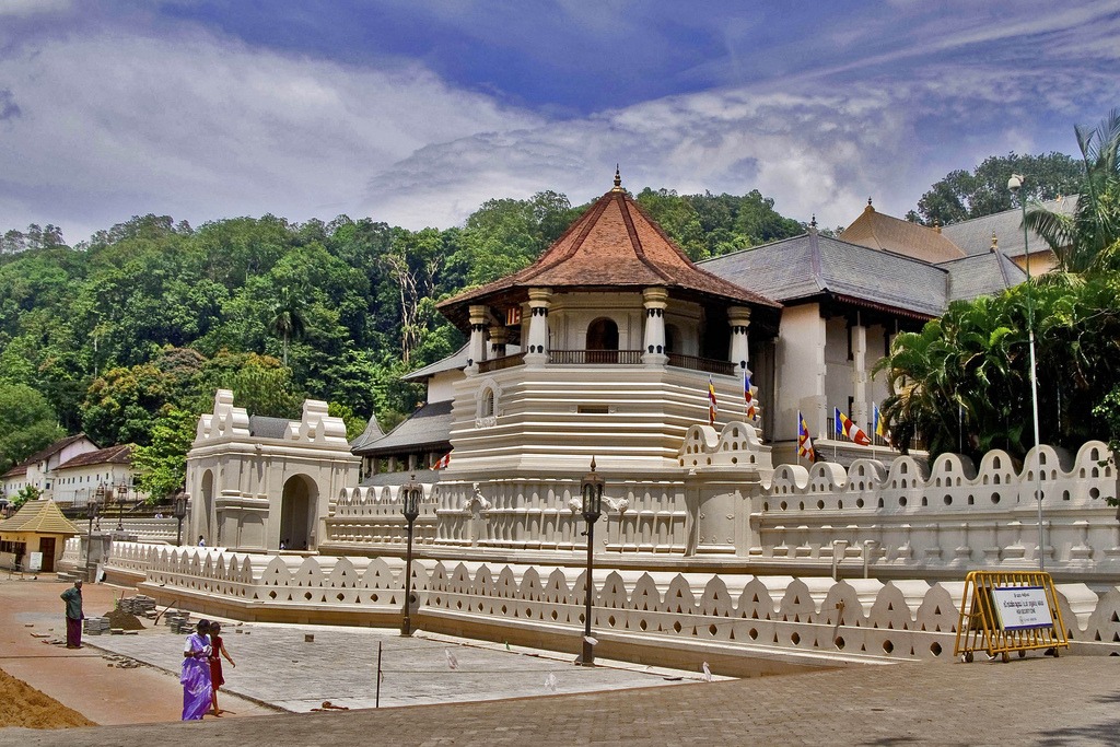 Temple of the Tooth, Kandy