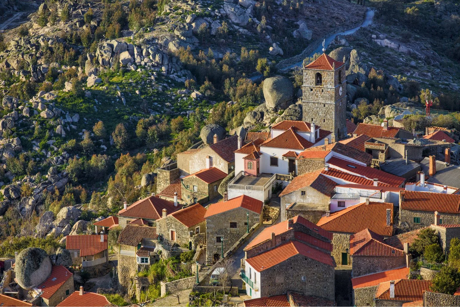 Monsanto, a gorgeous town in Portugal