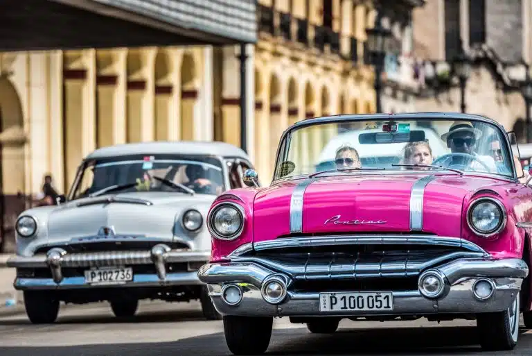 Havana Tours: Discovering the City in a Classic Car