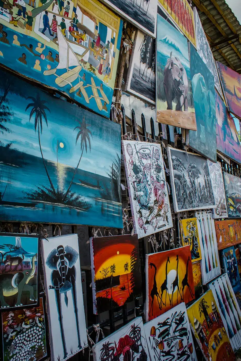 Art hundintg - Tanzania and Zanzibar - an exotic adventure. Beaches I Stone Town I Africa Travel I Dar Es Salaam #traveldestinations #traveltheworld #tanzania