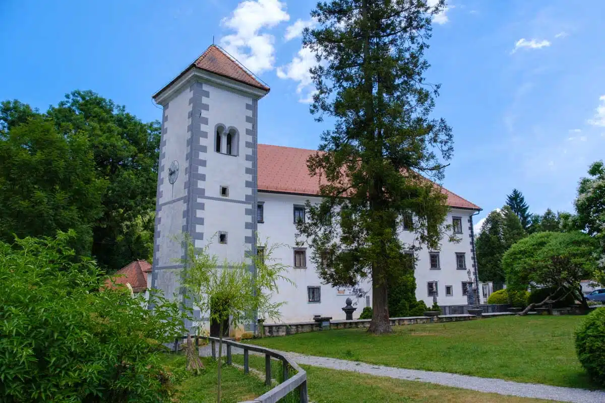 Polhov Gradec Mansion