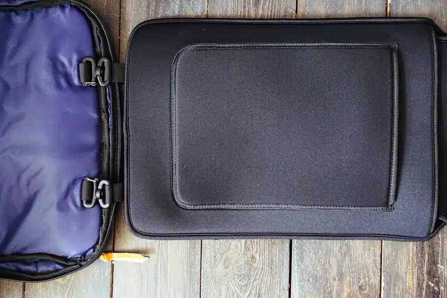 The detachable laptop bag