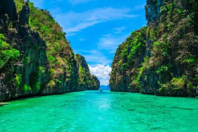 30 Absolutely Spectacular Places to Visit in the Philippines