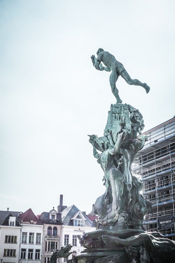 Brabo Statue in Grot Markt. 