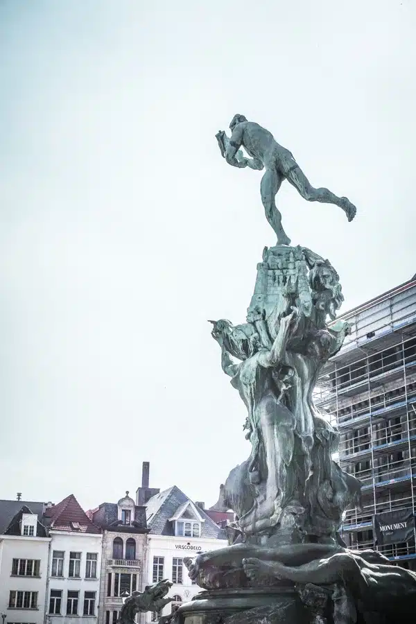 Brabo Statue in Grot Markt. 