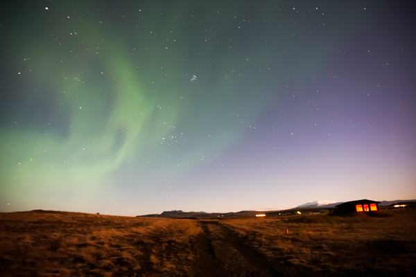 Have you seen the Northern Lights? Iceland is an incredible place to see the aurora borealis. Here's how to plan your trip #wanderlust #bucketlist