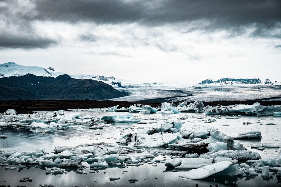 Jokulsarlon Iceland is one of the country's most beautiful places. Here's what you need to know to plan your trip #travel #iceland #photography