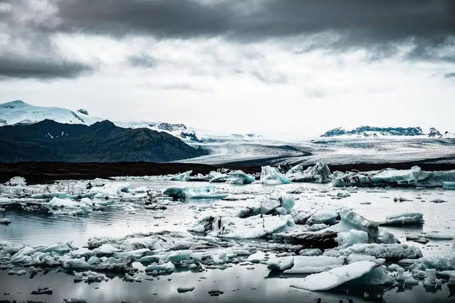 Jokulsarlon Iceland is one of the country's most beautiful places. Here's what you need to know to plan your trip  #travel #iceland #photography
