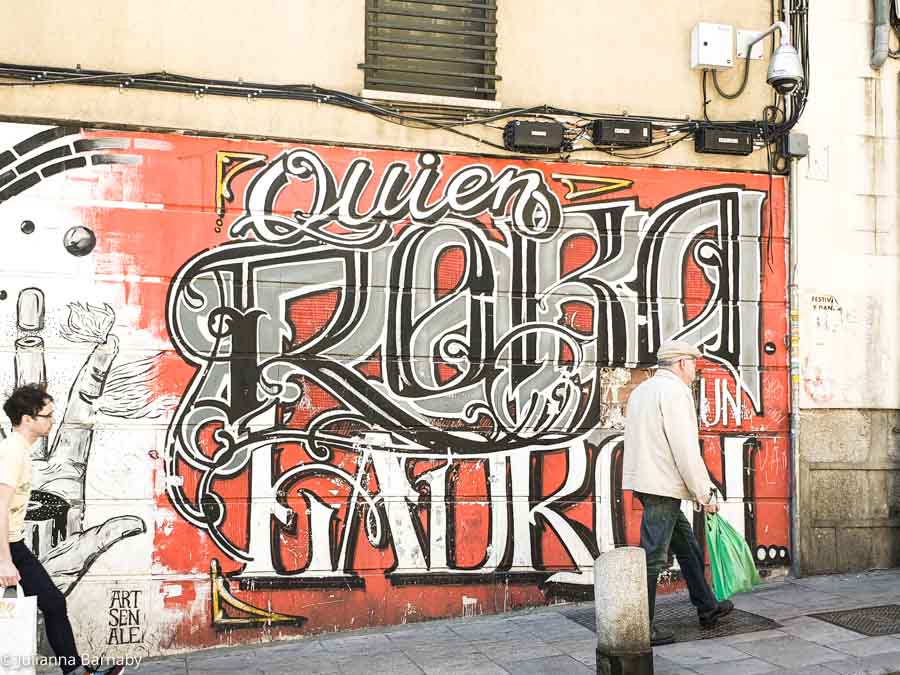 Pieces on Calle de Embajadores