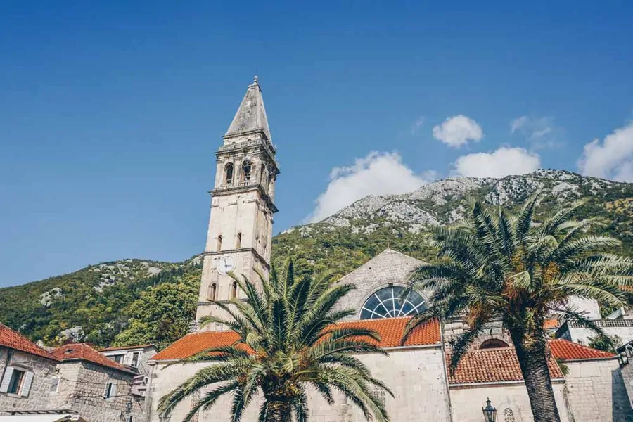 On a port day in Perast