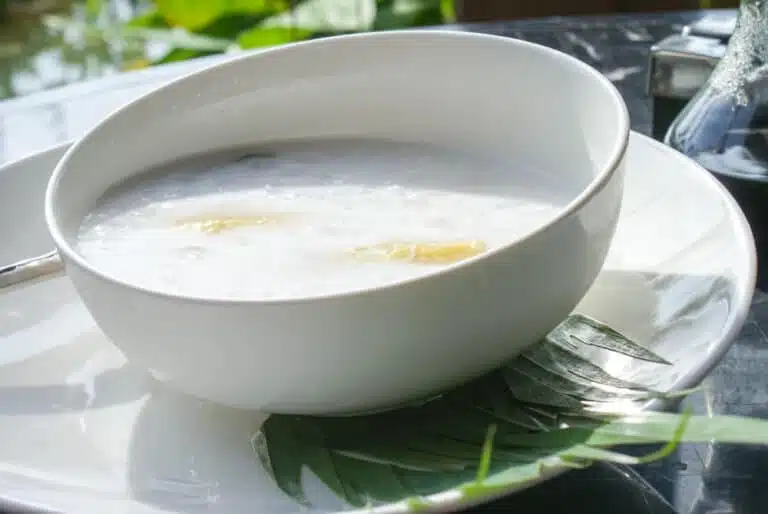 Thai Banana With Coconut Milk Dessert (Kluai Buat Chi) Recipe