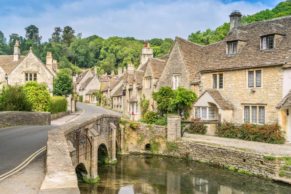 nice towns to visit in cotswolds