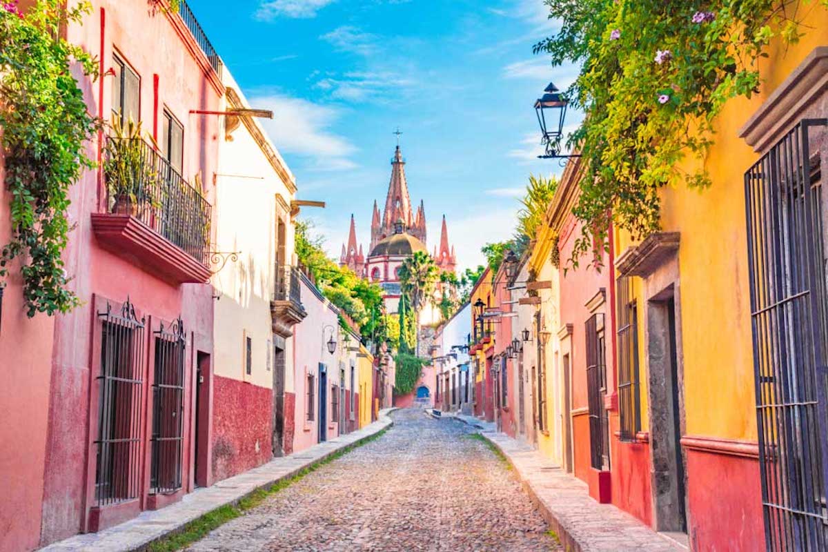 Mexico Country Guide: Everything You Need to Know - Pros and Cons