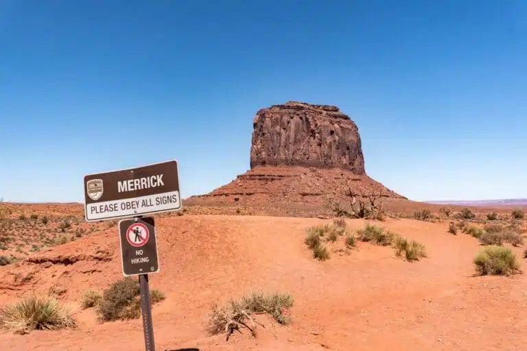 A Guide to the Monument Valley Scenic Drive: What to Know and Unmissable Spots