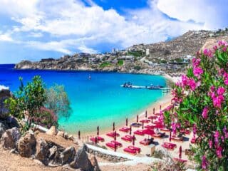 Super-Paradise-Beach