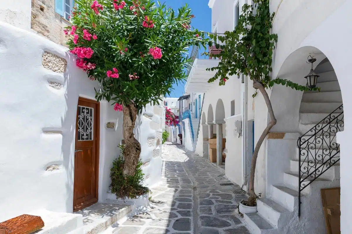 Paros