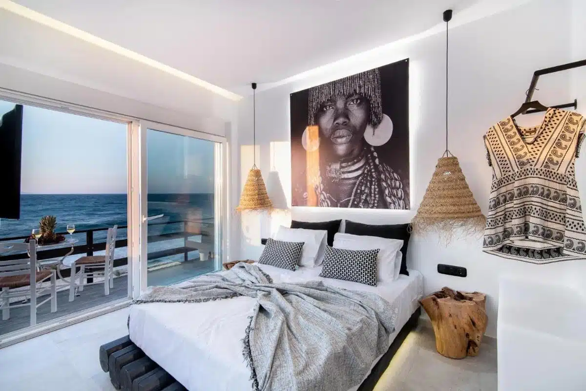 Portara Seaside Luxury Suites