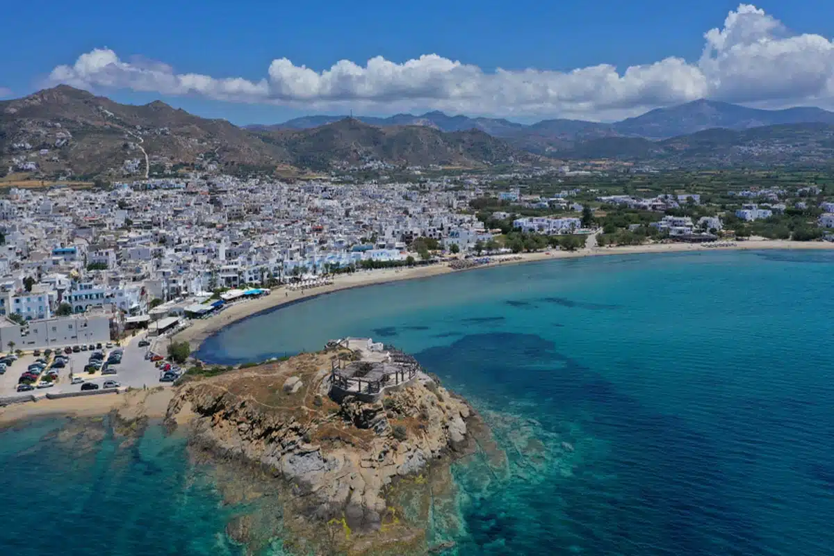 Chora Beach (Agios Georgios Beach)