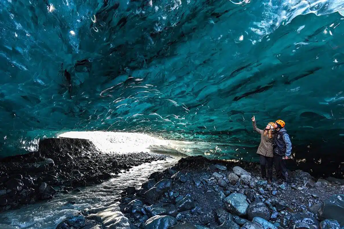 3-Day Ice Cave, South Coast, Golden Circle and Northern Lights from Reykjavik