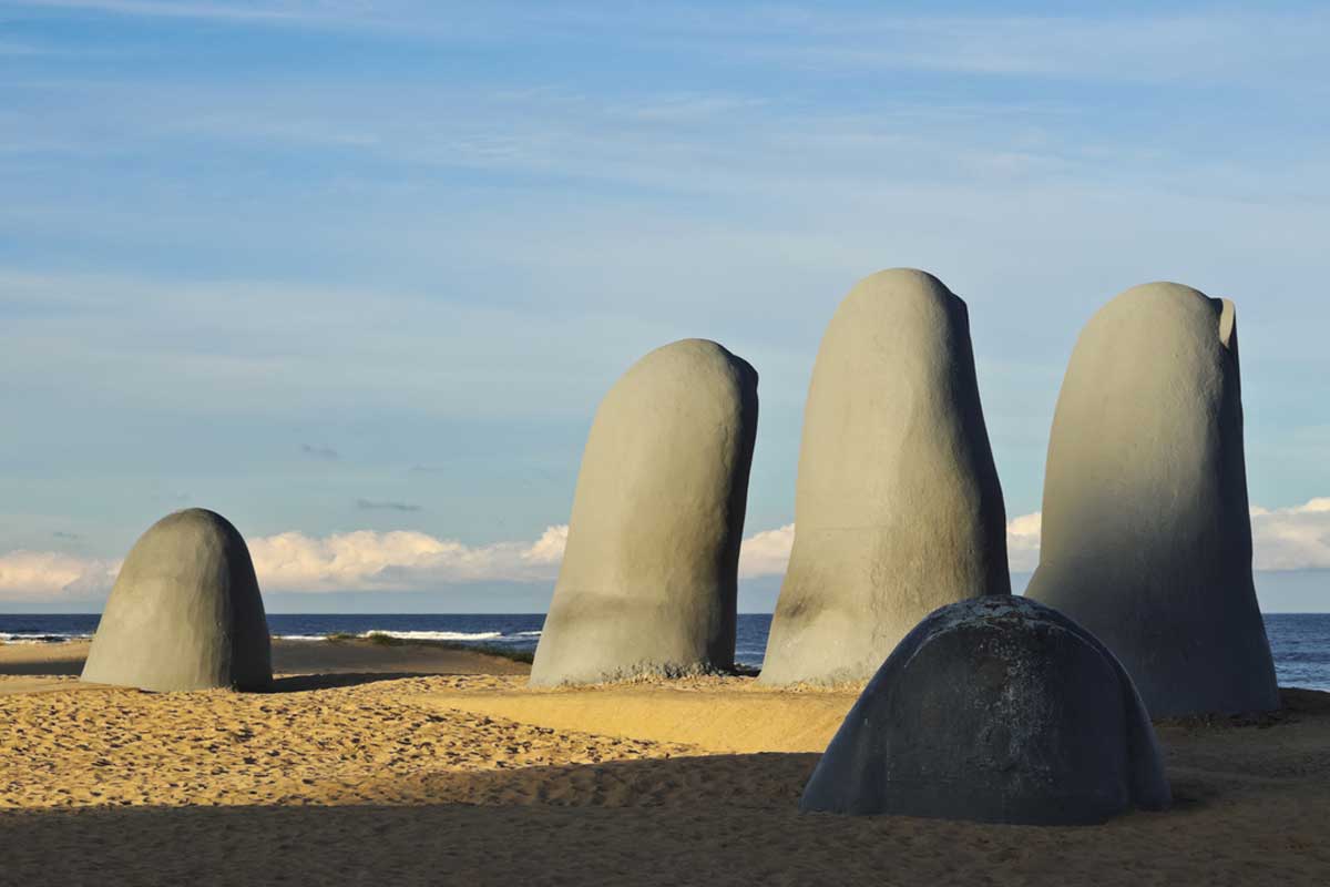 La Mano de Punta del Este, Uruguay