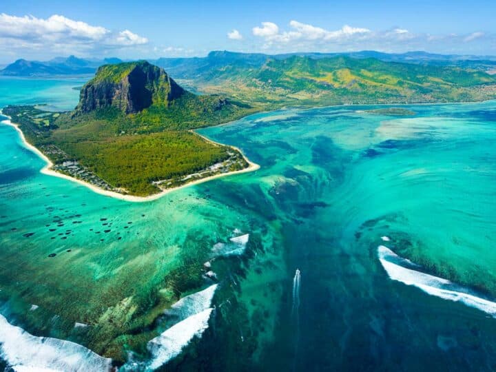 The Story Behind Mauritius’ Stunning Underwater Waterfall