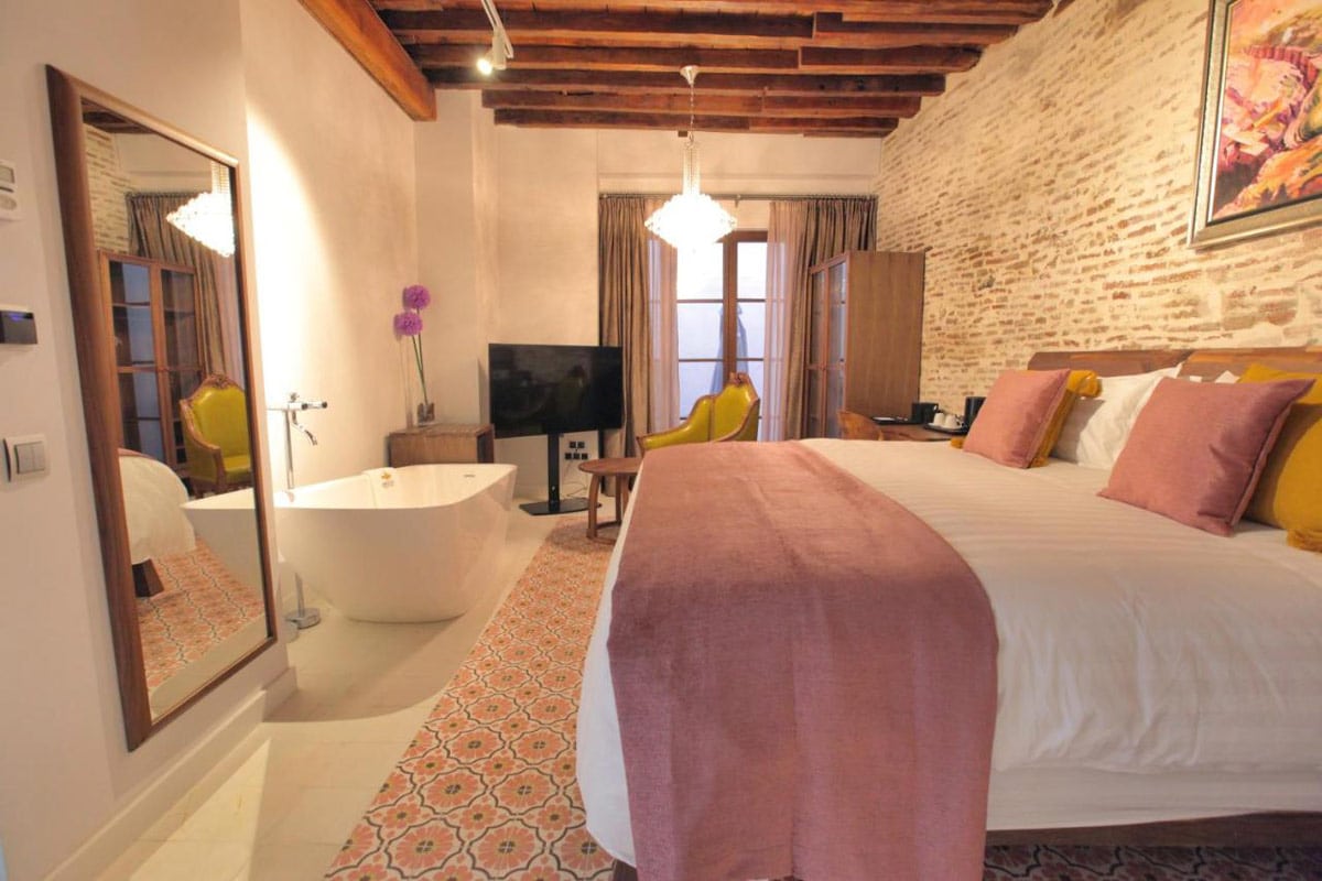 Anahita Boutique Hotel