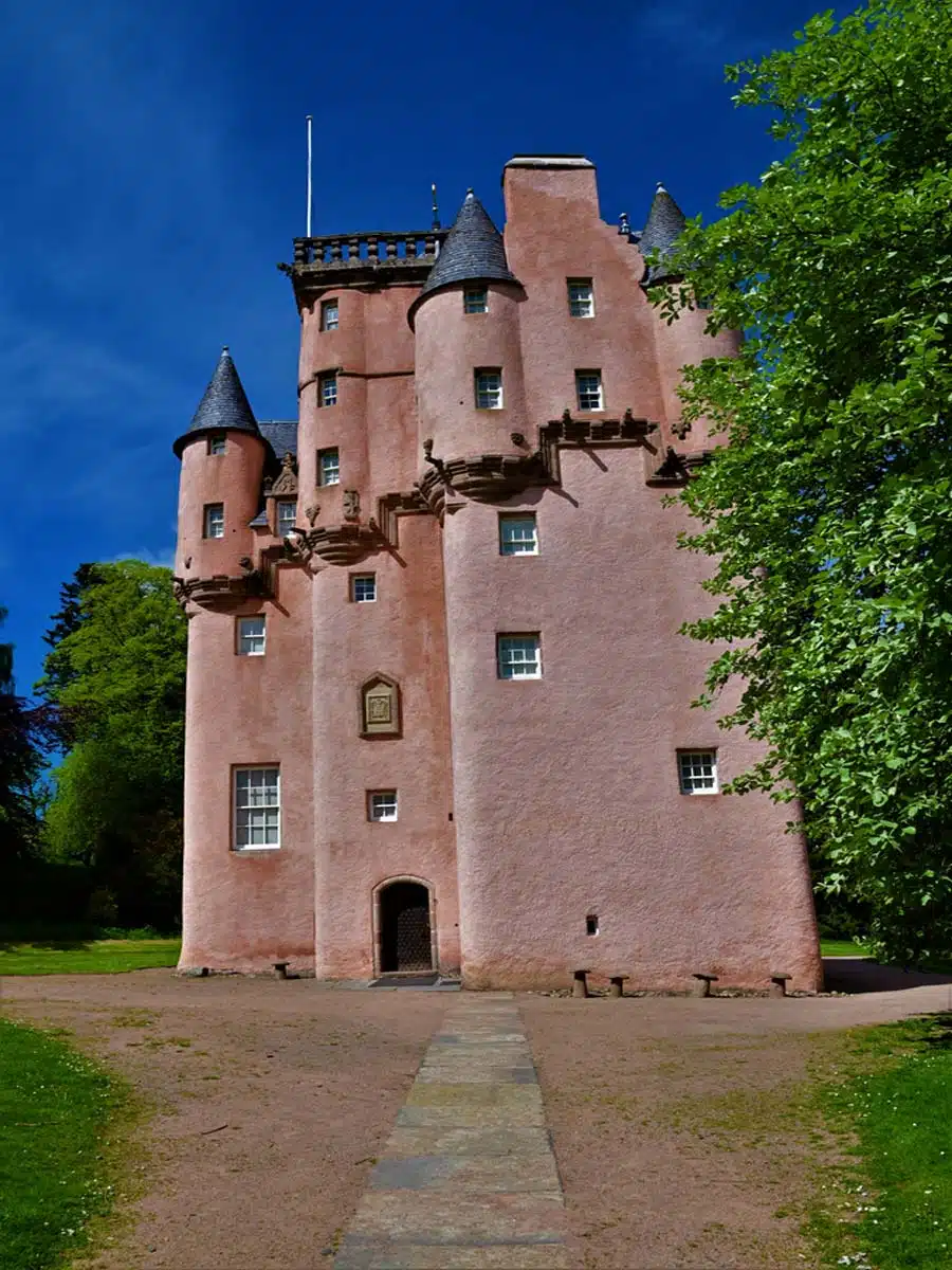 famous places in scotland to visit