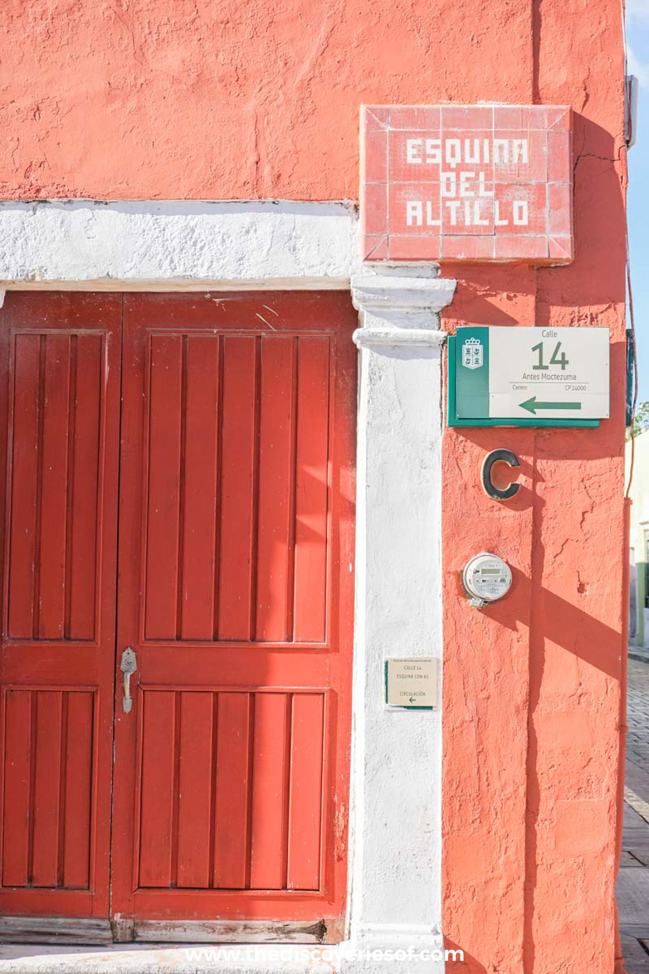 Red building and doorway in Campeche