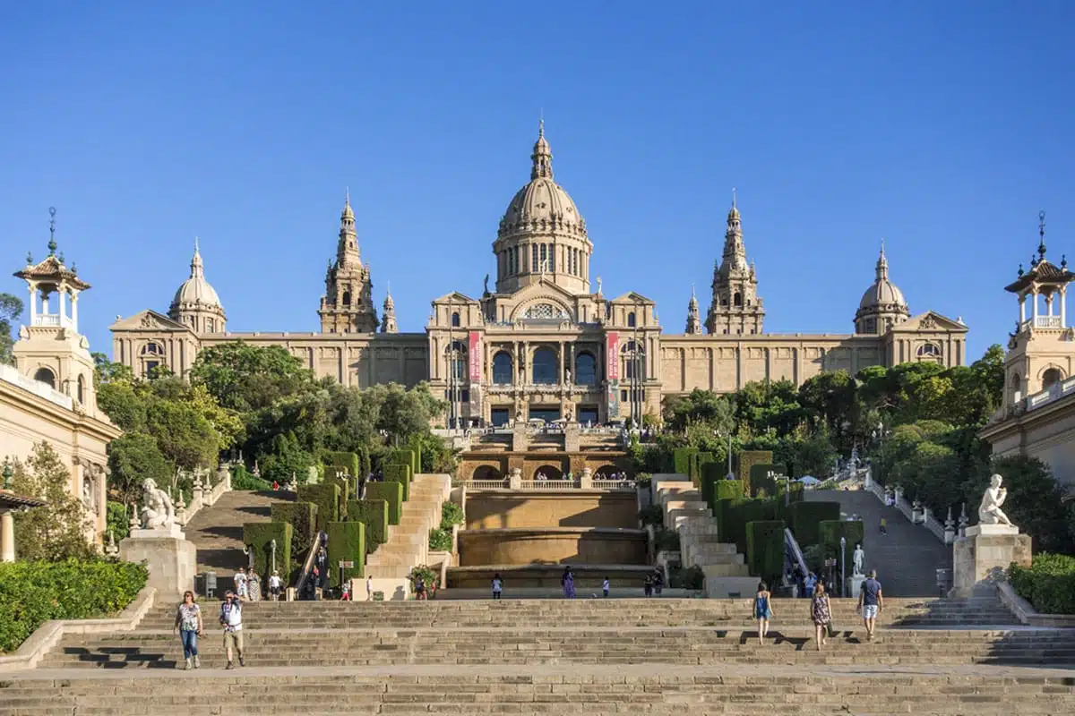 24 Iconic Landmarks in Barcelona — The Discoveries Of