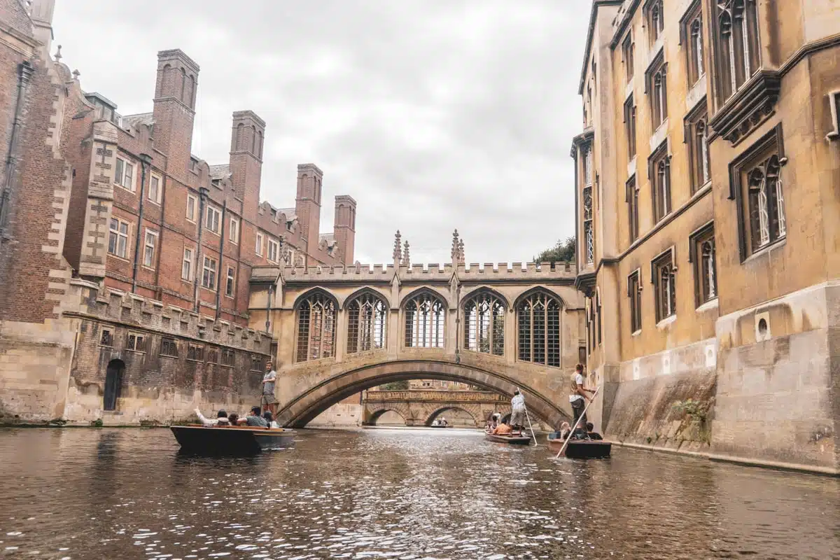 Bridge of Sighs Punting on the River Cam in Cambridge