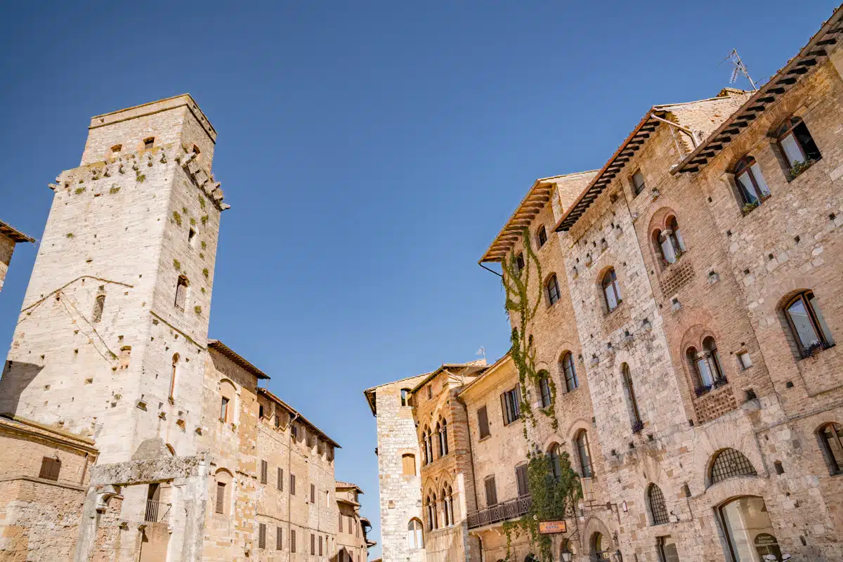 Piazza della Cisterna San Gimignano, Tuscany