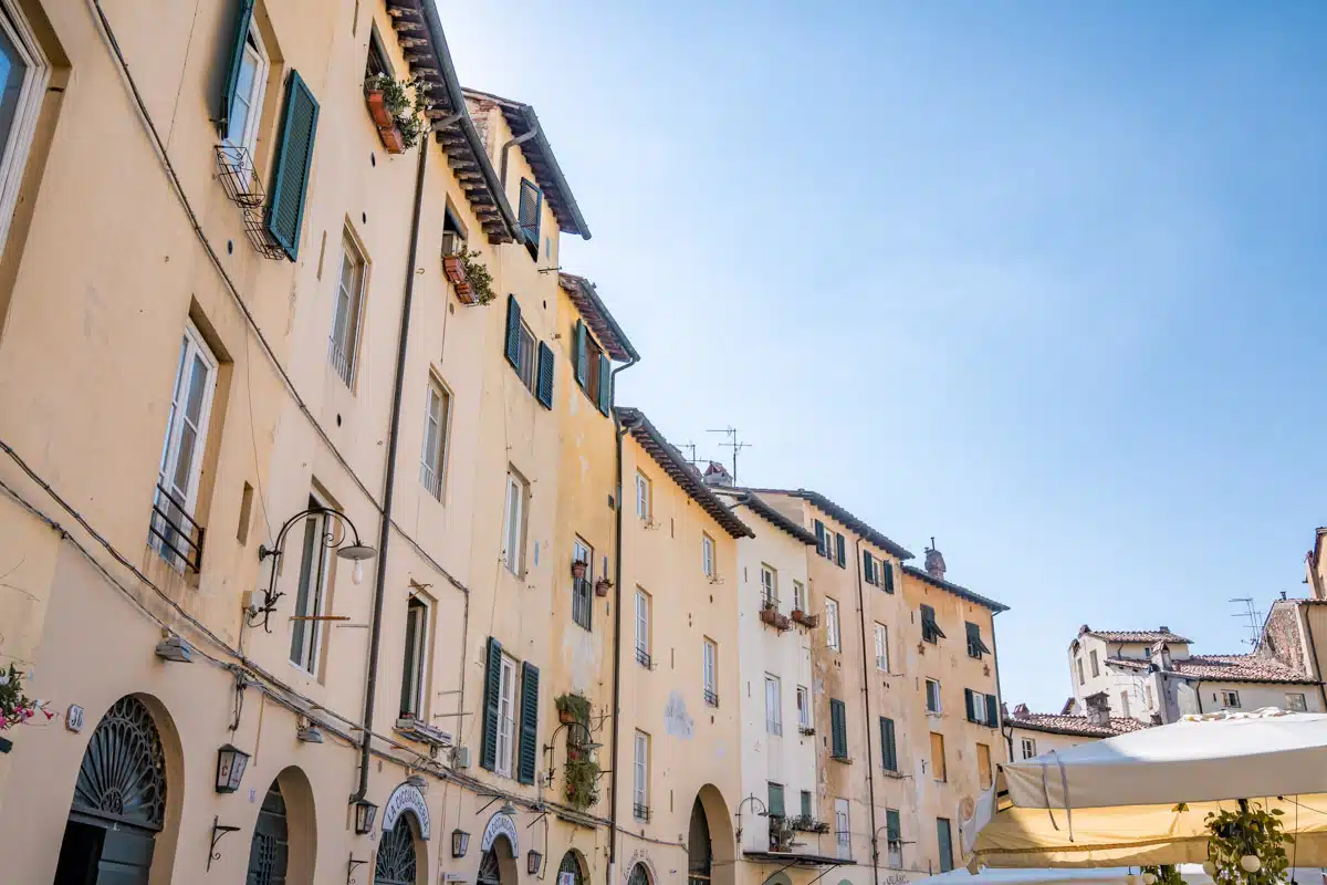 Piazza dell Anfiteatro Lucca Tuscany-3