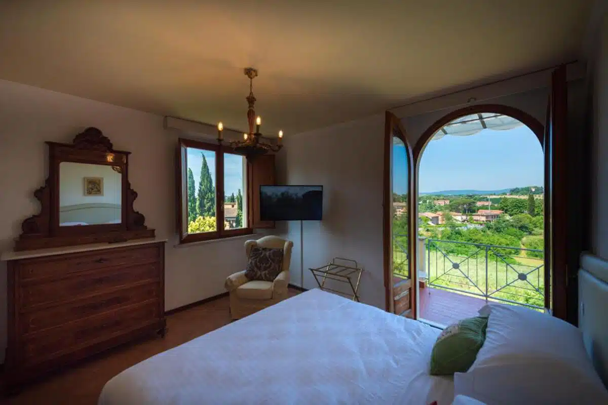 Villa Scacciapensieri Boutique Hotel
