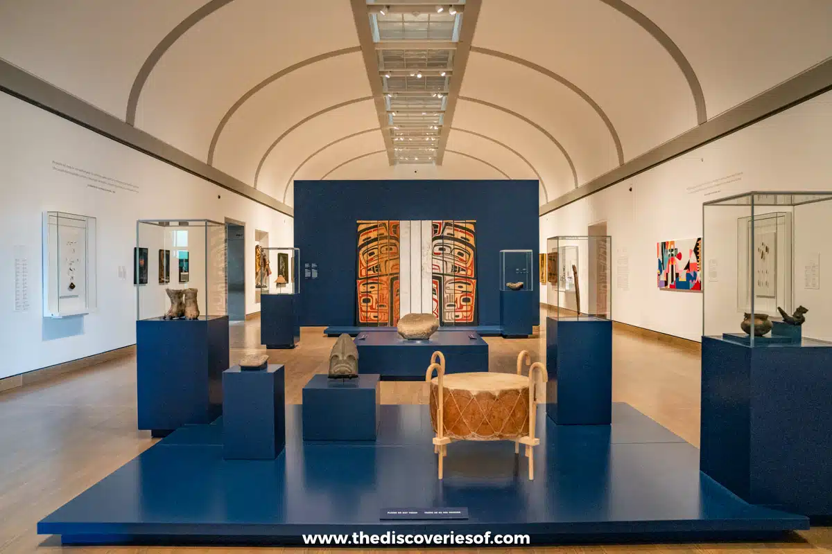 Exhibition room in the gallery 