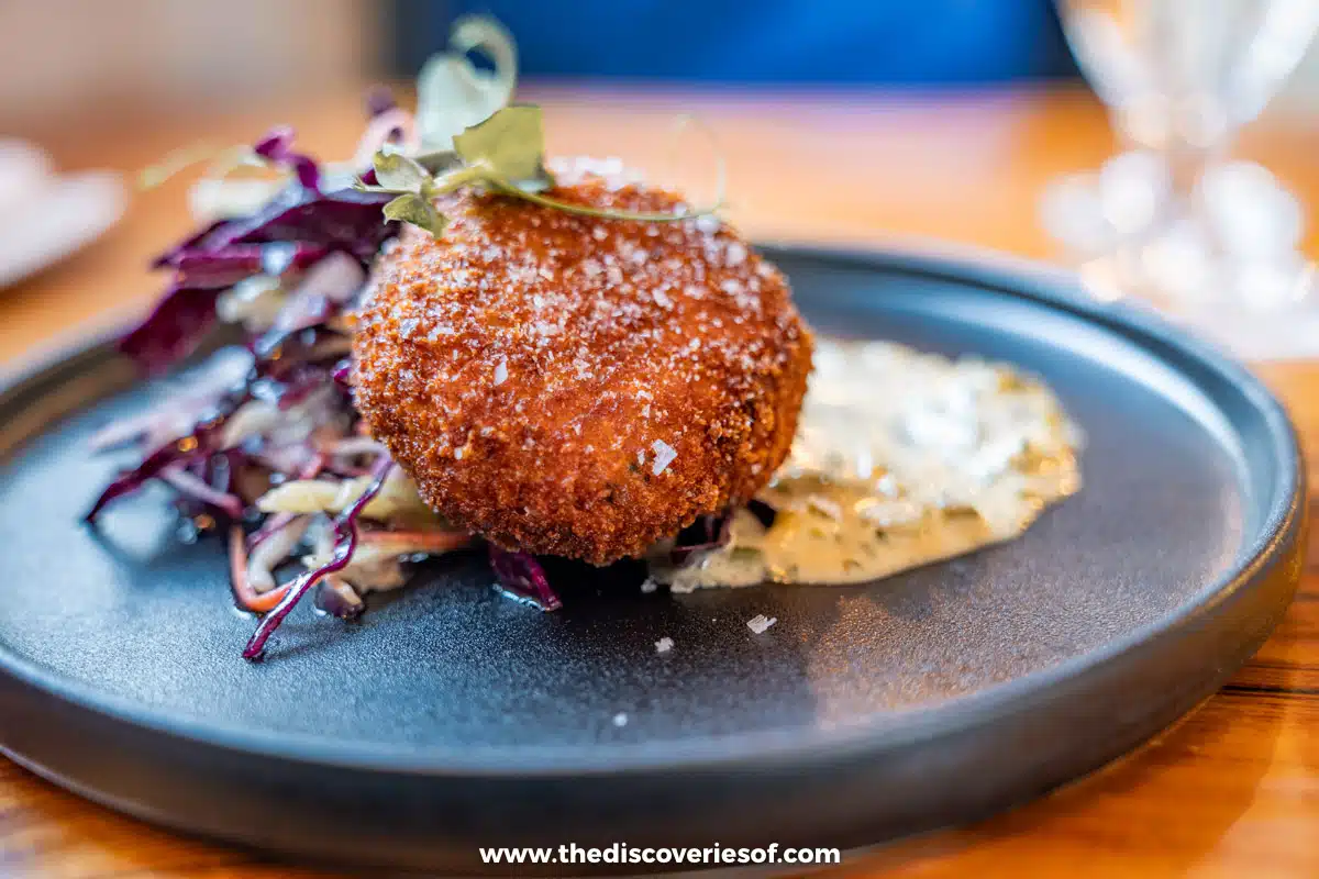 Fishcake with tartare sauce 
