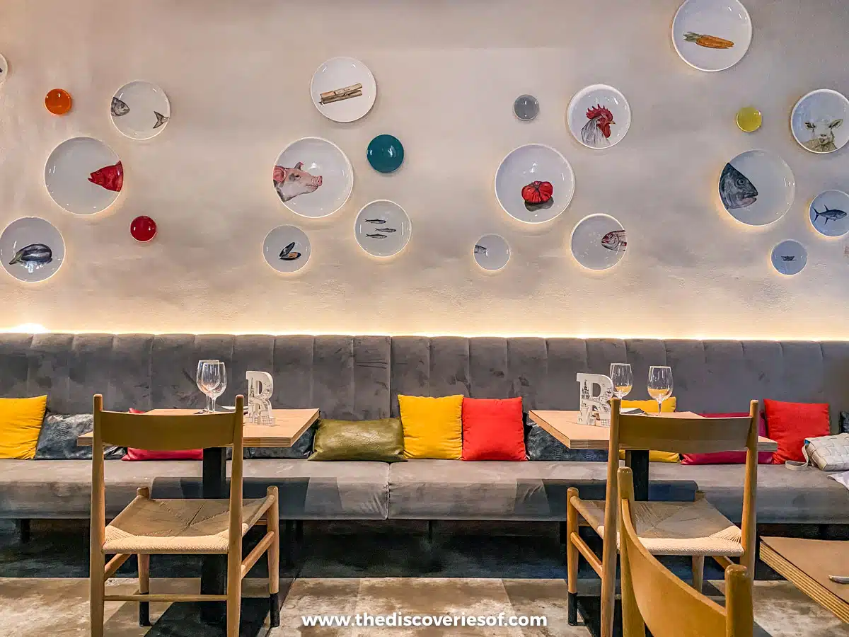 Interior of the restaurant 