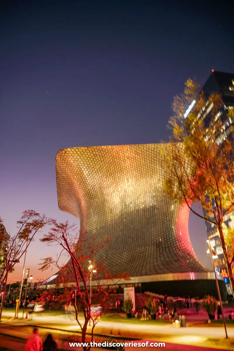 Exterior of Museo Soumaya 