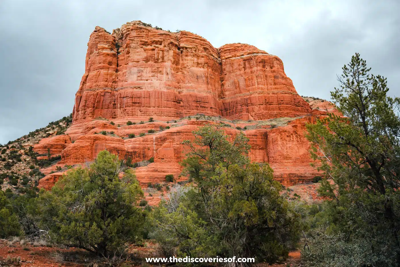 The sheer red cliffs of Courthouse Butte above the Courthouse Butte Loop trail, Sedona